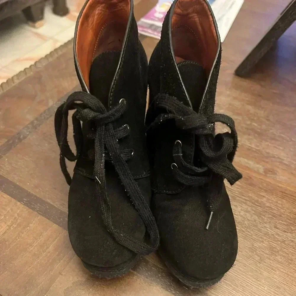 Marc by Marc Jacob’s lace up wedge booties size 36